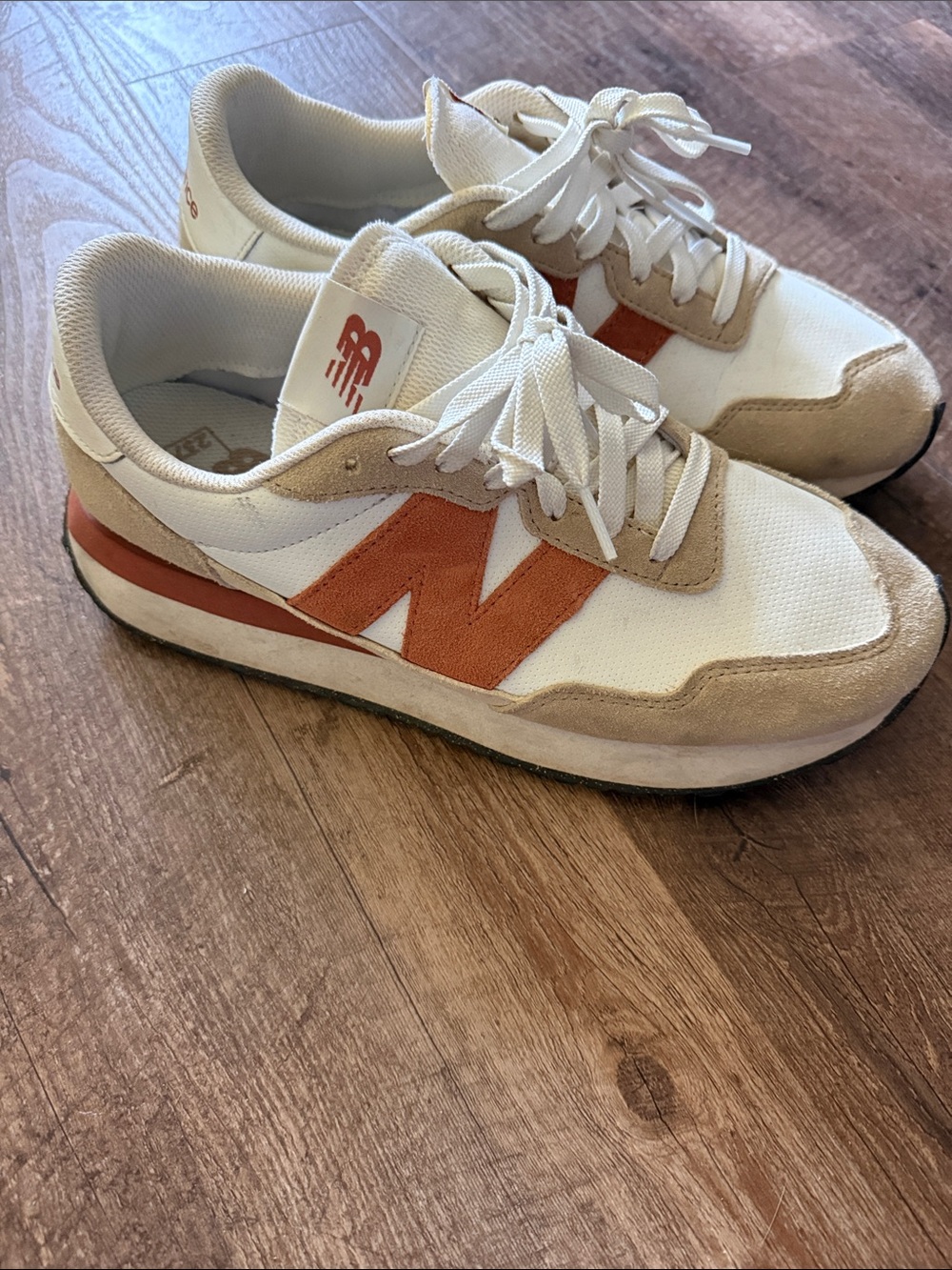 New Balance Men’s White, Beige & Orange Retro Low-Top Sneakers